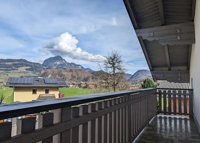 Privatzimmer Und Kueche Mit Balkon Und Ausblick