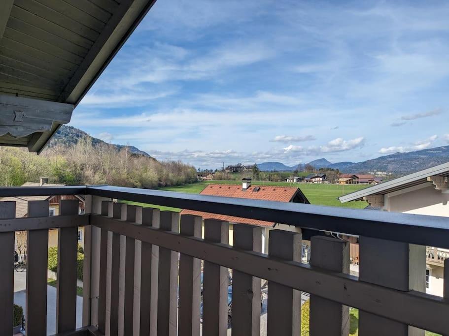 Und Kueche Mit Balkon Und Ausblick
